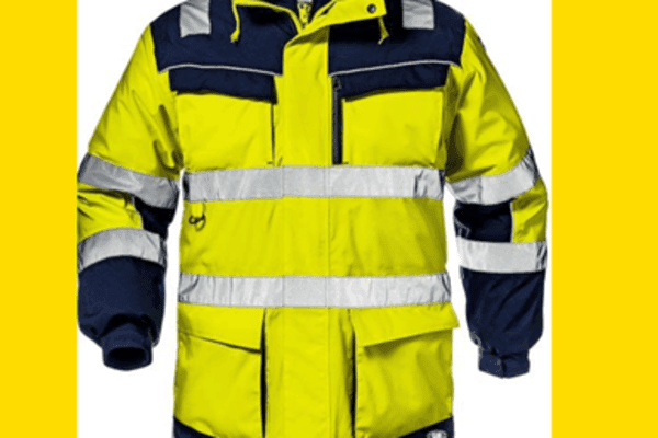 Neue Warnschutz-Westen in der Transportlogistik