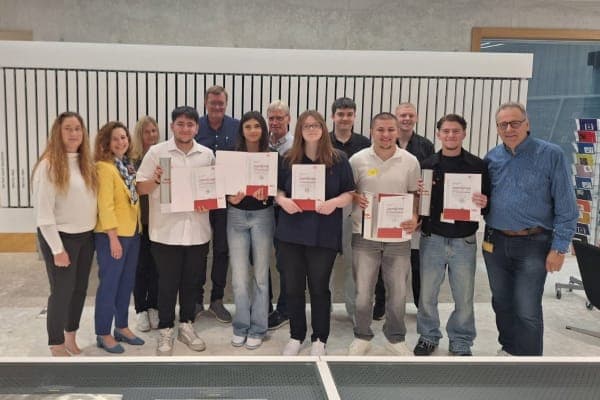 Frischgebackene Nah- und Distributionslogistiker*innen